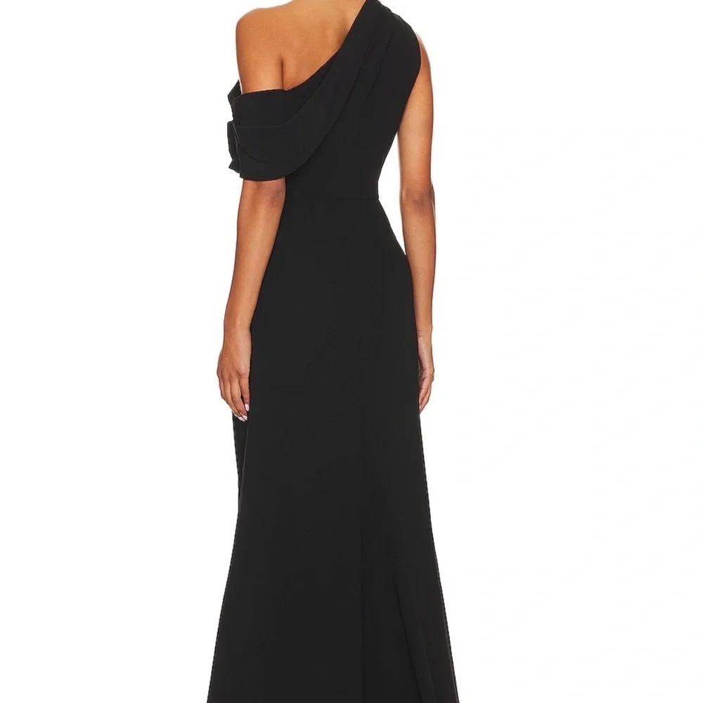 Elliatt Isadora Black One-Shoulder Gown - Picture 3 of 6